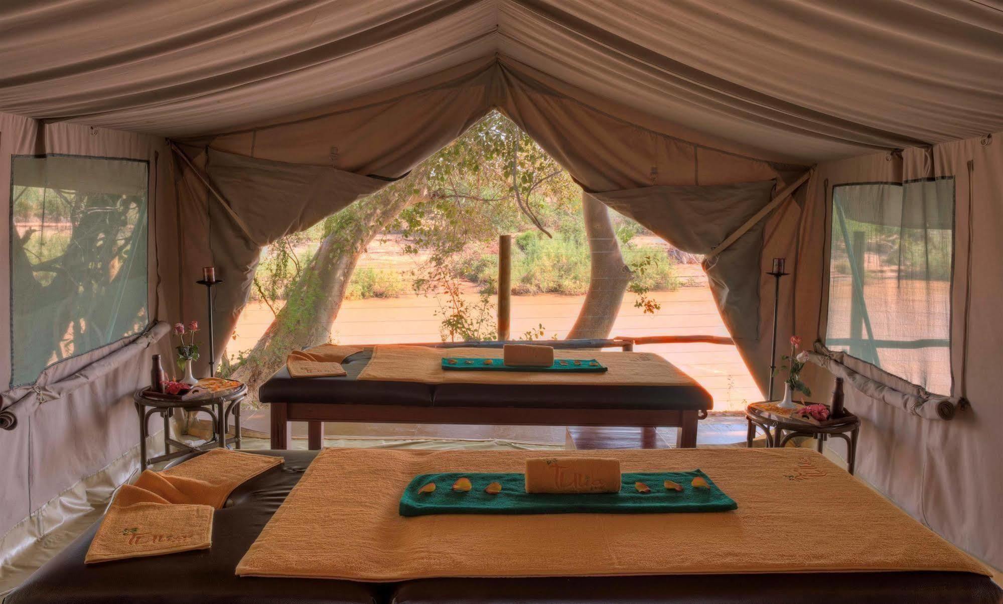 Sarova Shaba Game Lodge Archers Post Dış mekan fotoğraf