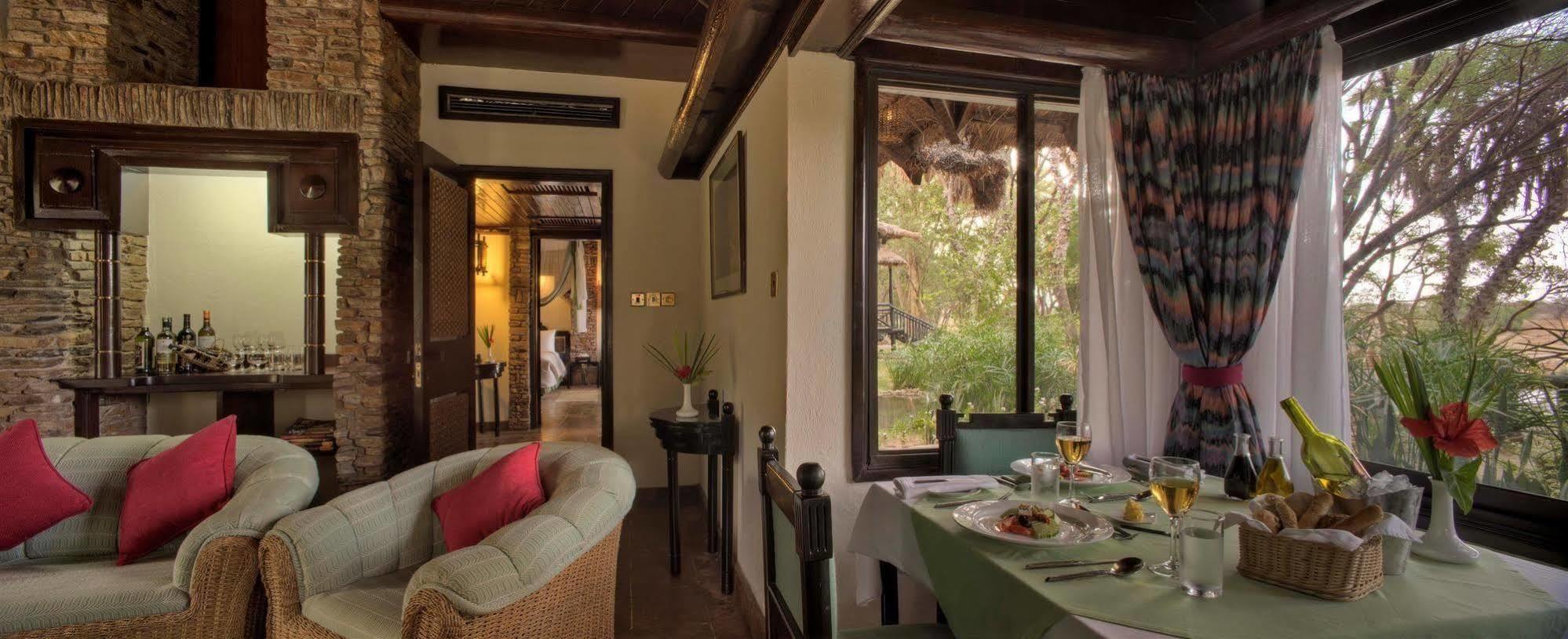 Sarova Shaba Game Lodge Archers Post Dış mekan fotoğraf